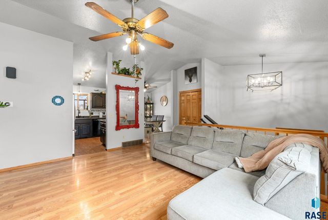 6305 W 54th. St Street, Sioux Falls, SD 57106