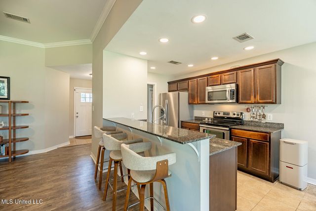 104 Oaks Court, Picayune, MS 39466