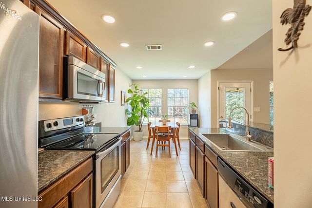 104 Oaks Court, Picayune, MS 39466