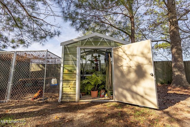 104 Oaks Court, Picayune, MS 39466