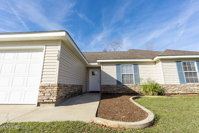 104 Oaks Court, Picayune, MS 39466