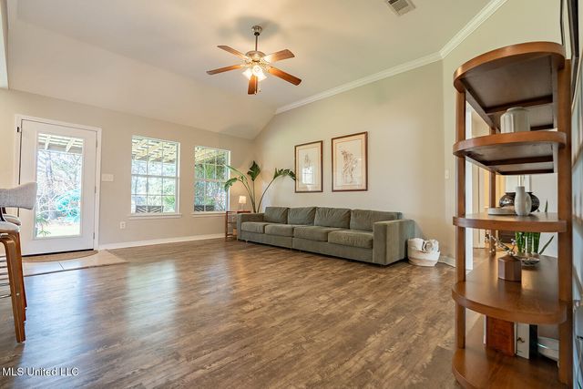 104 Oaks Court, Picayune, MS 39466