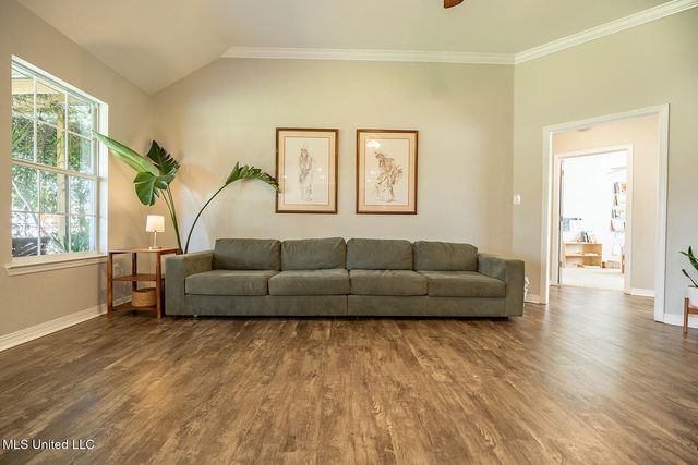 104 Oaks Court, Picayune, MS 39466