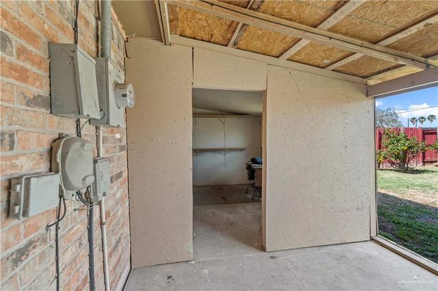 102 W 10th Street, Los Fresnos, TX 78566