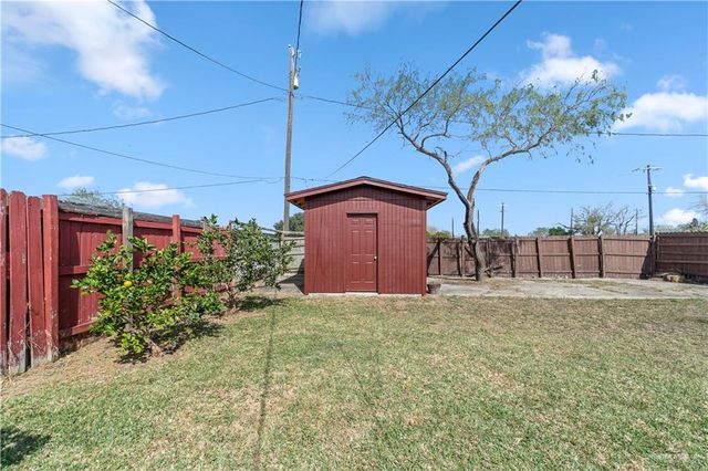 102 W 10th Street, Los Fresnos, TX 78566