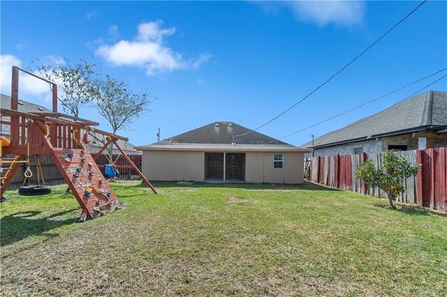 102 W 10th Street, Los Fresnos, TX 78566