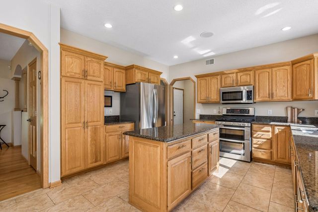 12145 Illies Avenue N, Hugo, MN 55038