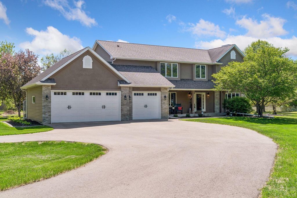 12145 Illies Avenue N, Hugo, MN 55038