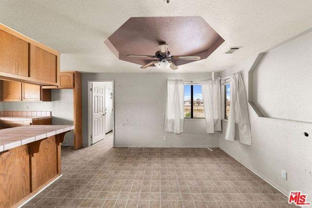 13377 Paramount Road, Phelan, CA 92371