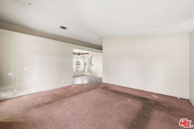 13377 Paramount Road, Phelan, CA 92371