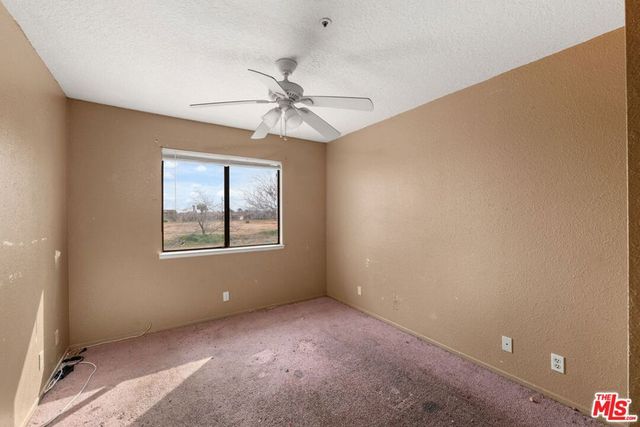 13377 Paramount Road, Phelan, CA 92371