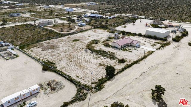 13377 Paramount Road, Phelan, CA 92371