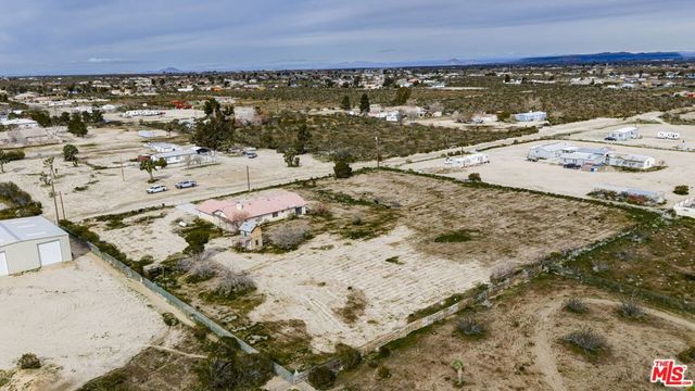 13377 Paramount Road, Phelan, CA 92371