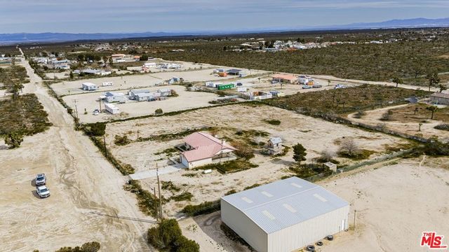 13377 Paramount Road, Phelan, CA 92371