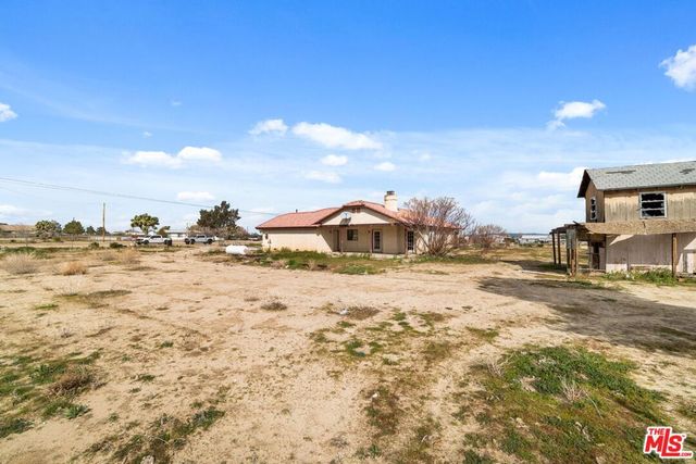 13377 Paramount Road, Phelan, CA 92371