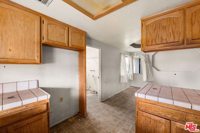 13377 Paramount Road, Phelan, CA 92371