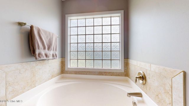 4146 Cinnamon Run, New Bern, NC 28562