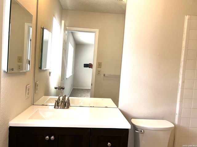 8818 RIDGE GATE ST, San Antonio, TX 78250
