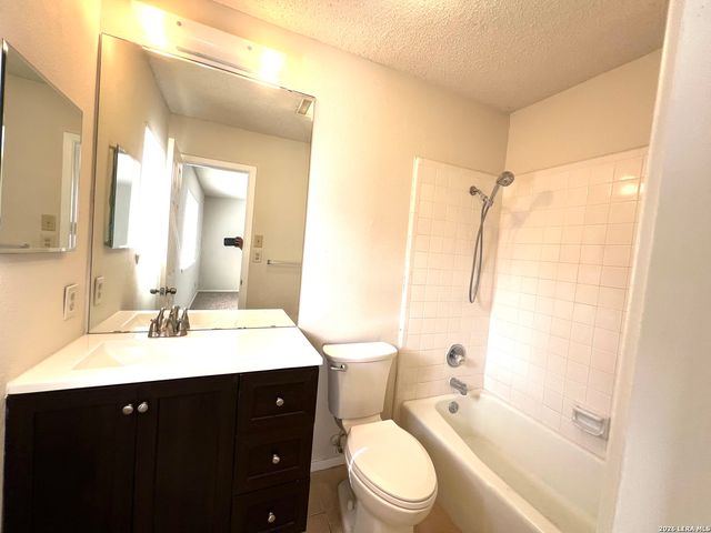 8818 RIDGE GATE ST, San Antonio, TX 78250