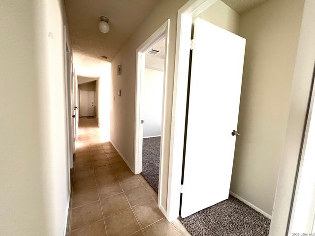 8818 RIDGE GATE ST, San Antonio, TX 78250