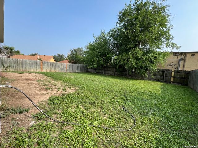 8818 RIDGE GATE ST, San Antonio, TX 78250