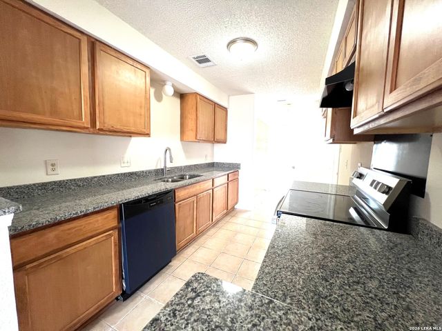 8818 RIDGE GATE ST, San Antonio, TX 78250