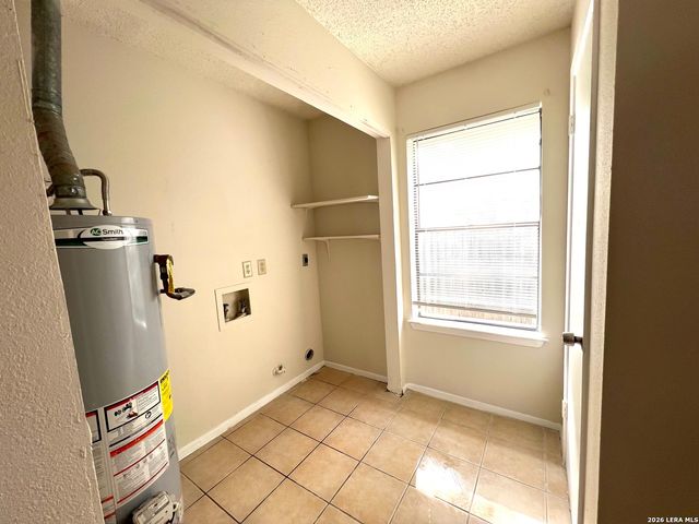 8818 RIDGE GATE ST, San Antonio, TX 78250