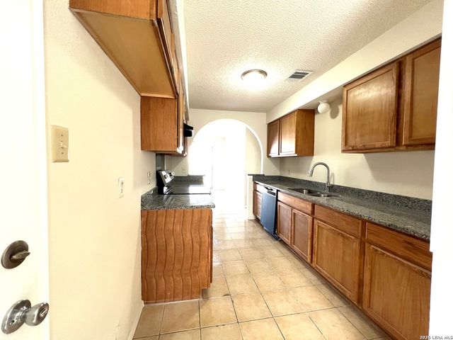 8818 RIDGE GATE ST, San Antonio, TX 78250