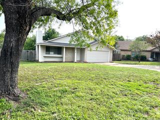 8818 RIDGE GATE ST, San Antonio, TX 78250