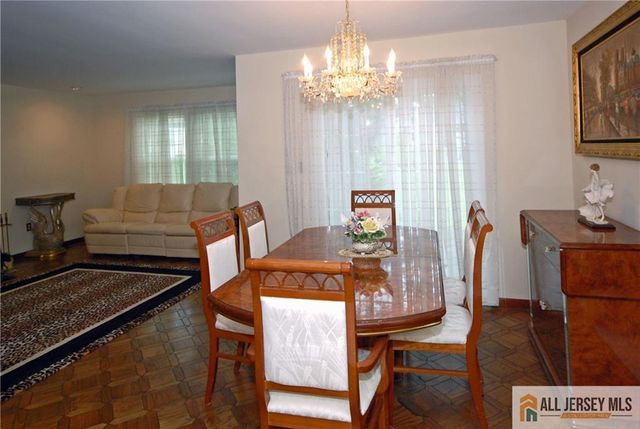 12 Dorchester Drive, Monroe, NJ 08831