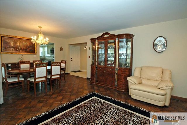 12 Dorchester Drive, Monroe, NJ 08831