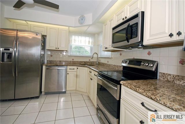 12 Dorchester Drive, Monroe, NJ 08831