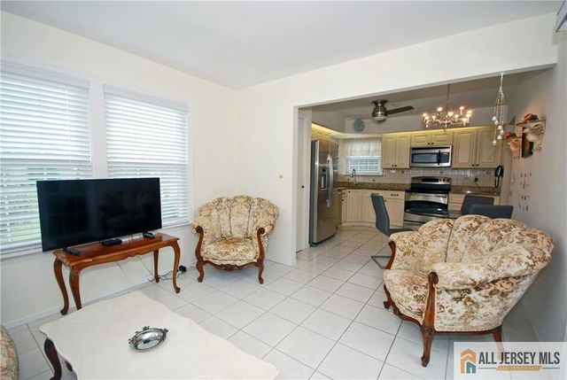 12 Dorchester Drive, Monroe, NJ 08831