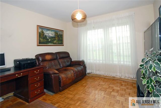 12 Dorchester Drive, Monroe, NJ 08831