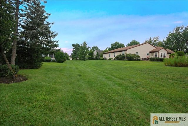 12 Dorchester Drive, Monroe, NJ 08831