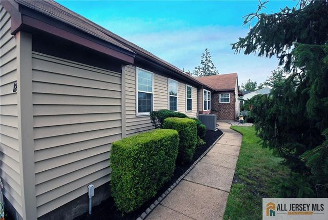12 Dorchester Drive, Monroe, NJ 08831