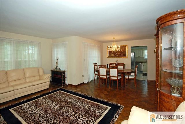 12 Dorchester Drive, Monroe, NJ 08831