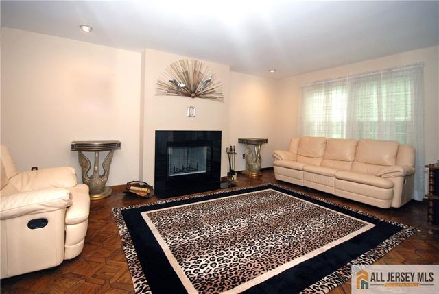 12 Dorchester Drive, Monroe, NJ 08831