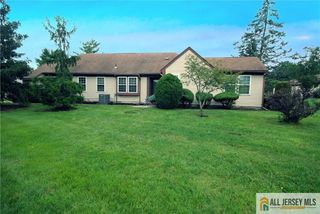 12 Dorchester Drive, Monroe, NJ 08831