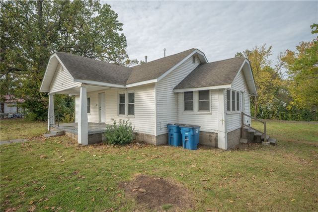 610 Delaware, Neosho, MO 64850