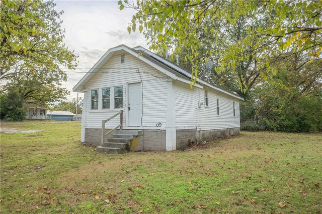 610 Delaware, Neosho, MO 64850