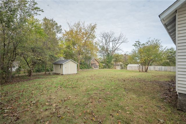 610 Delaware, Neosho, MO 64850