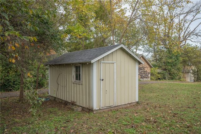 610 Delaware, Neosho, MO 64850