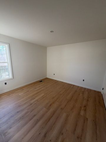 406 Church St, Portland, TN 37148