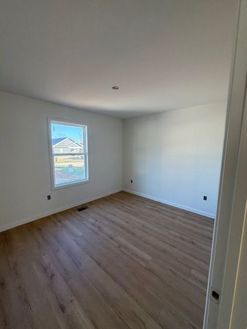 406 Church St, Portland, TN 37148