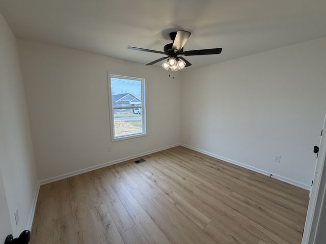 406 Church St, Portland, TN 37148