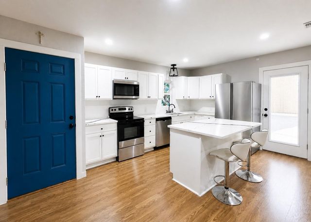 515 E Prairie Avenue, Eagle Lake, TX 77434