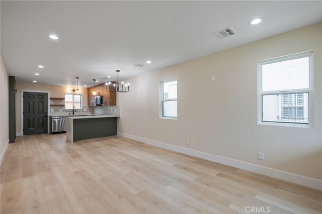 745 W 106th, Los Angeles, CA 90044