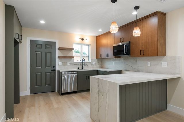 745 W 106th, Los Angeles, CA 90044