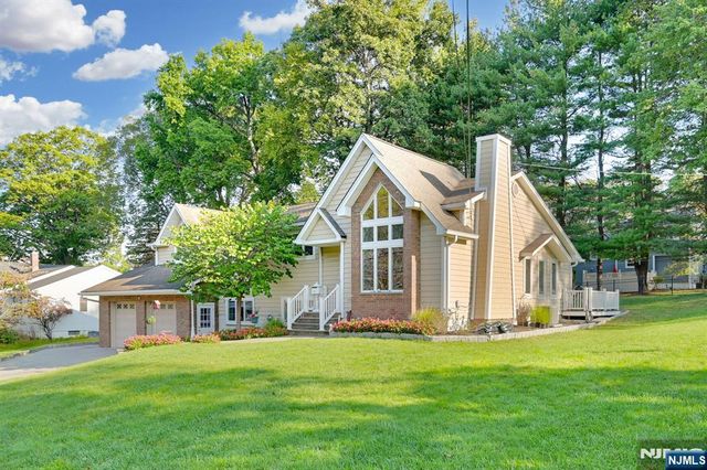 164 Leach Avenue, Park Ridge, NJ 07656